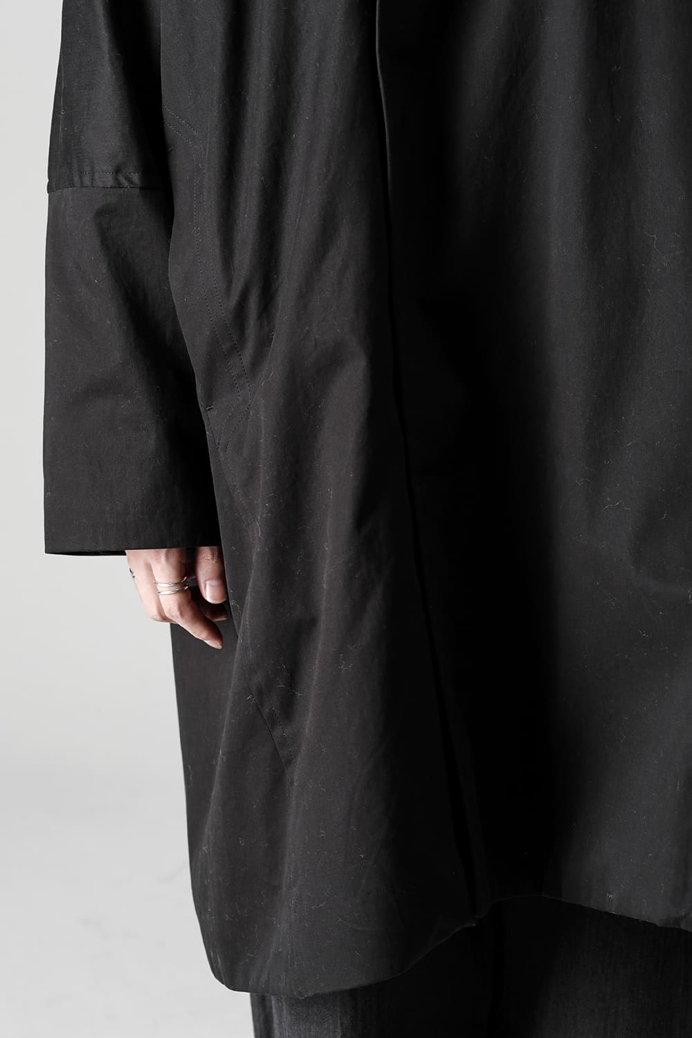 COAT#27 BLACK COATED TWILL