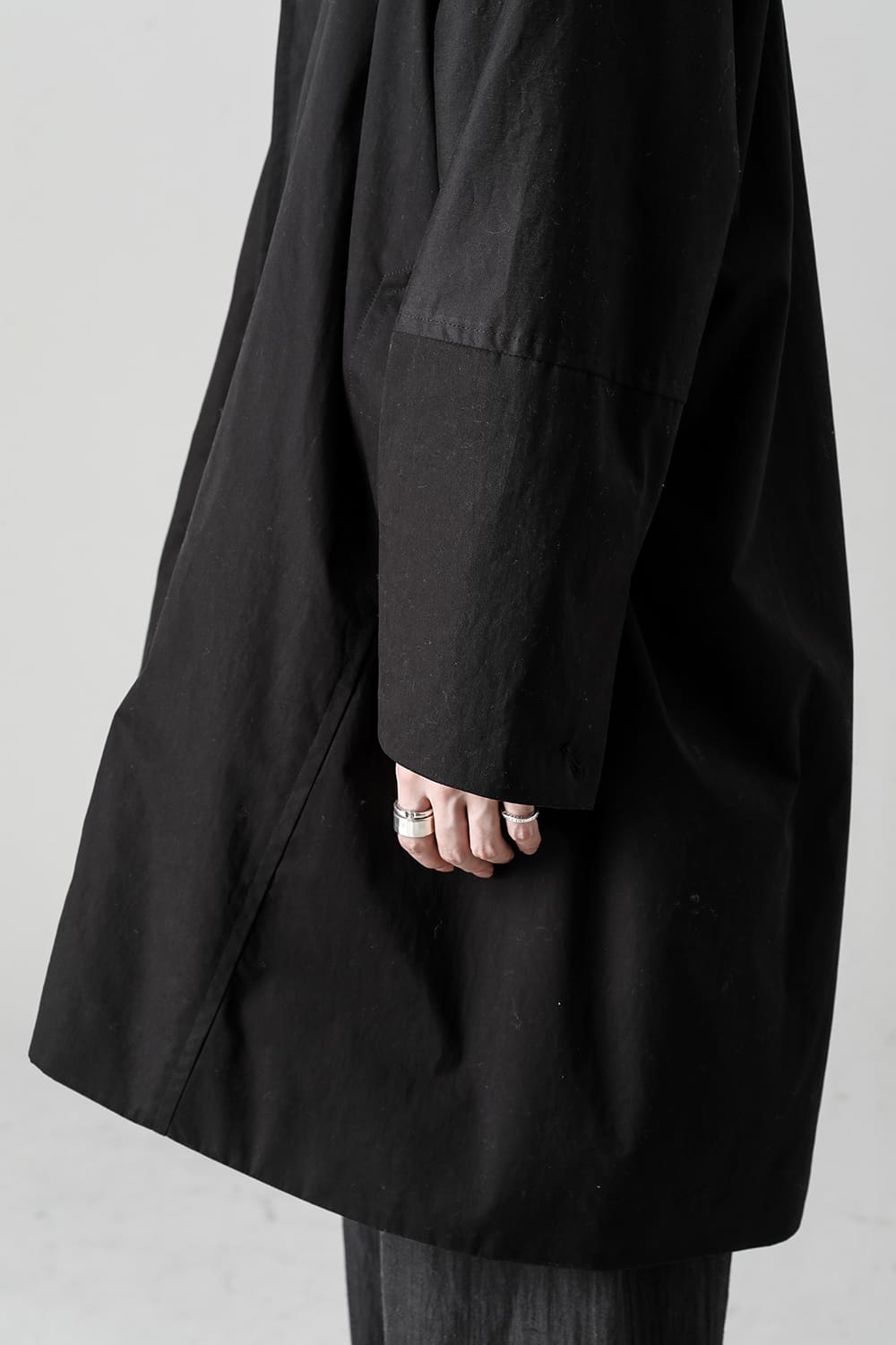 COAT#27 BLACK COATED TWILL