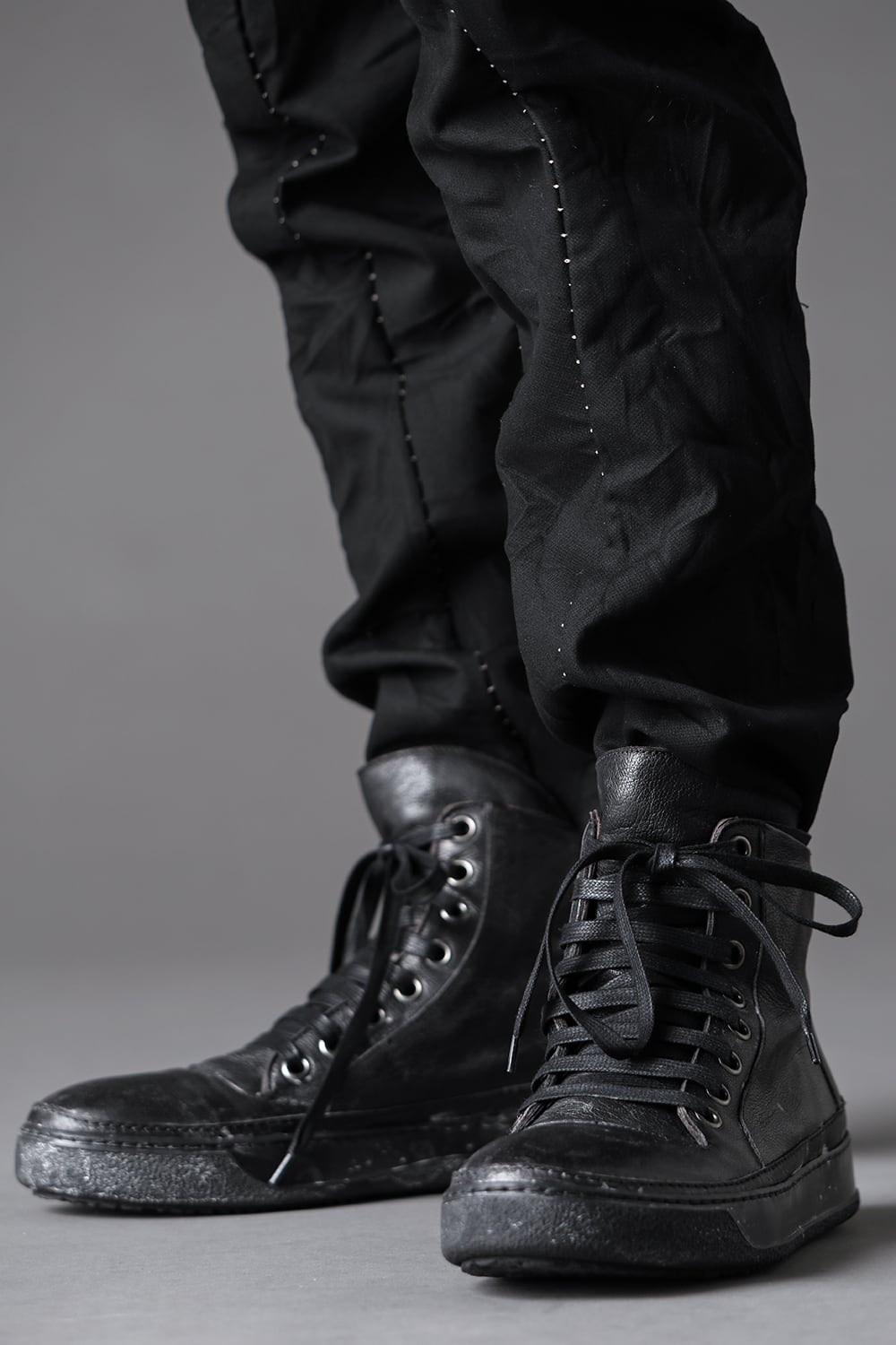 LEATHER SNEAKERS MOLDY BLACK