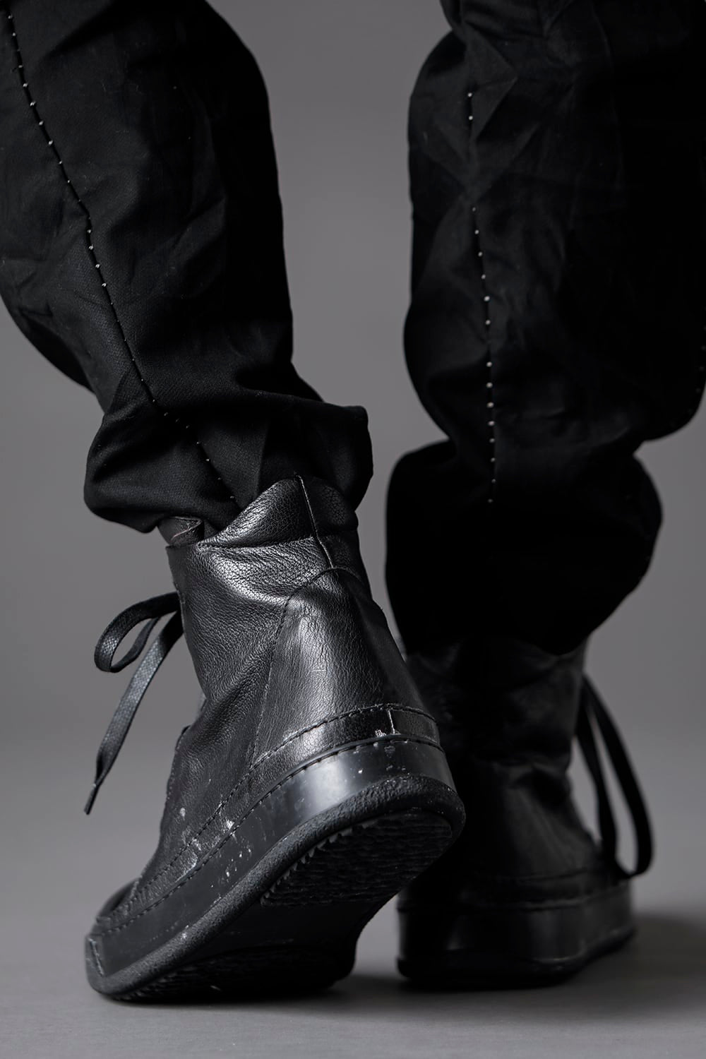 LEATHER SNEAKERS MOLDY BLACK