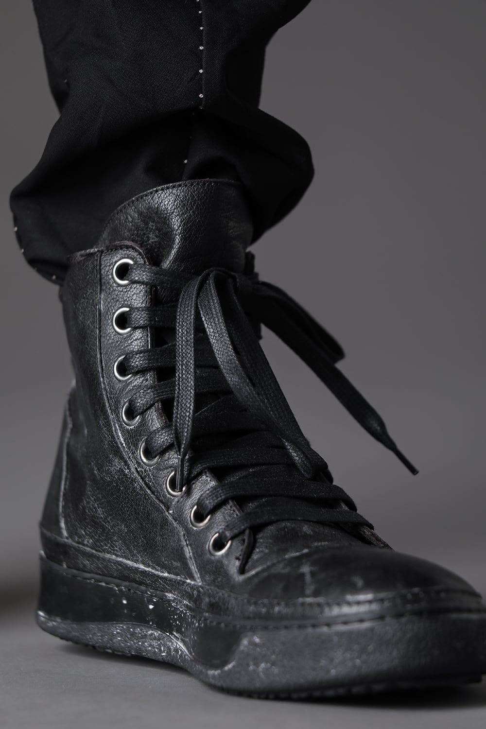 LEATHER SNEAKERS MOLDY BLACK