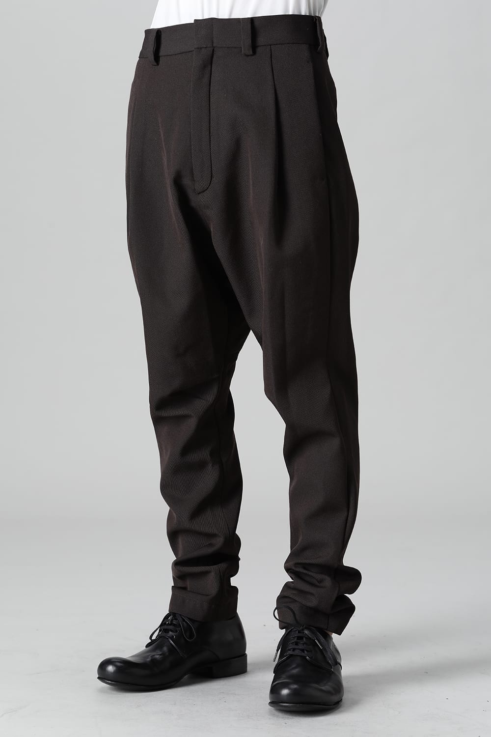 ドロップ クロッチパンツ スカルプチュア ウールギャバジン