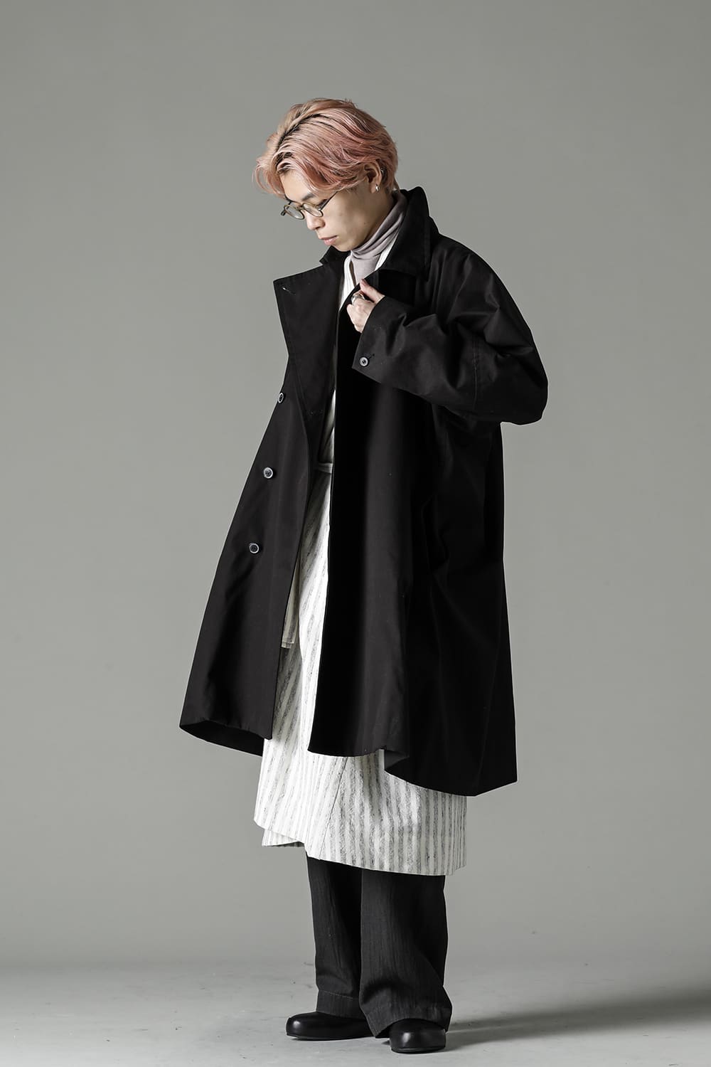 COAT#27 BLACK COATED TWILL