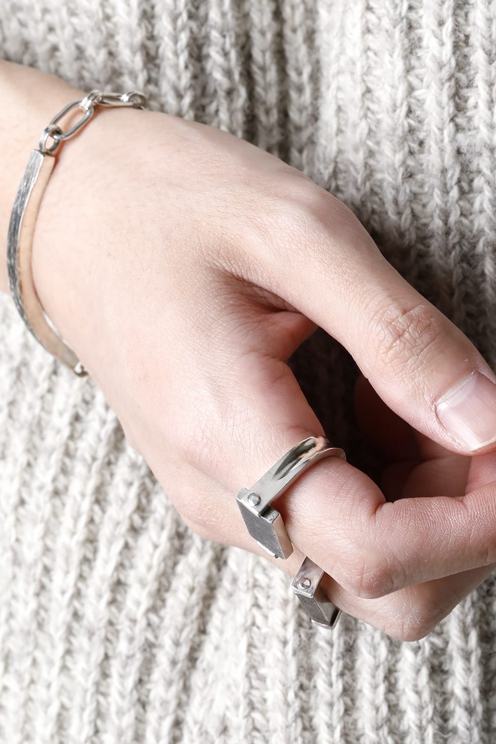 ディバース スクエア ピラーリング   - io-01-200