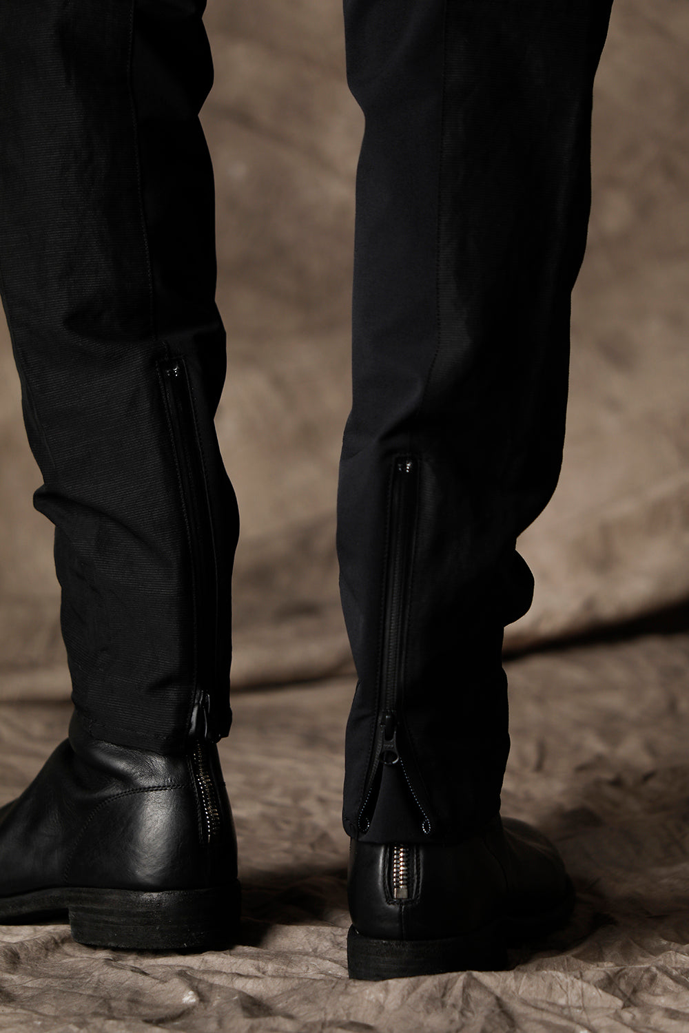 Dobby Minimalist Border Slim Tapered Pants