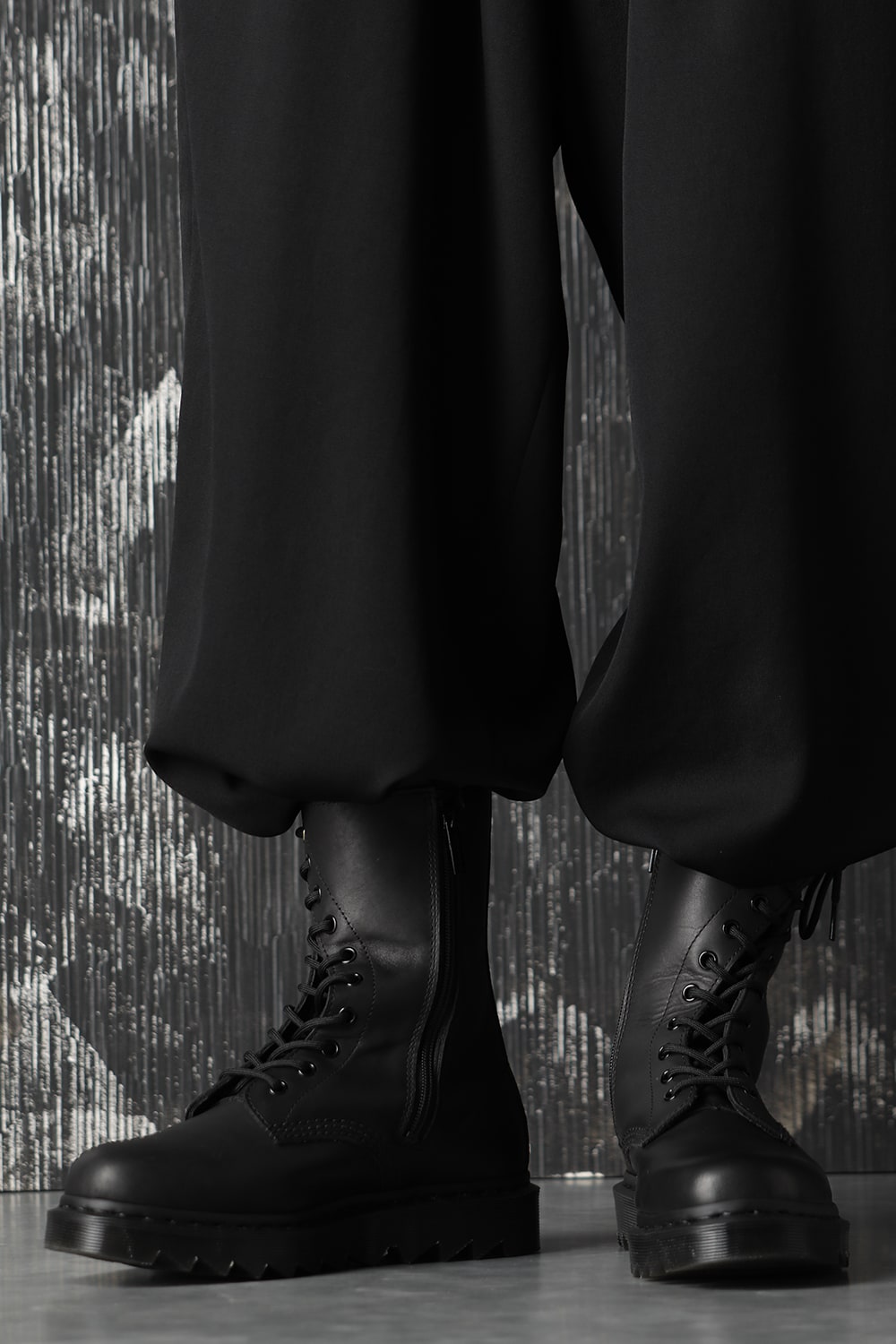 ドクターマーチン × ヨウジヤマモト ツイステッド ブーツ