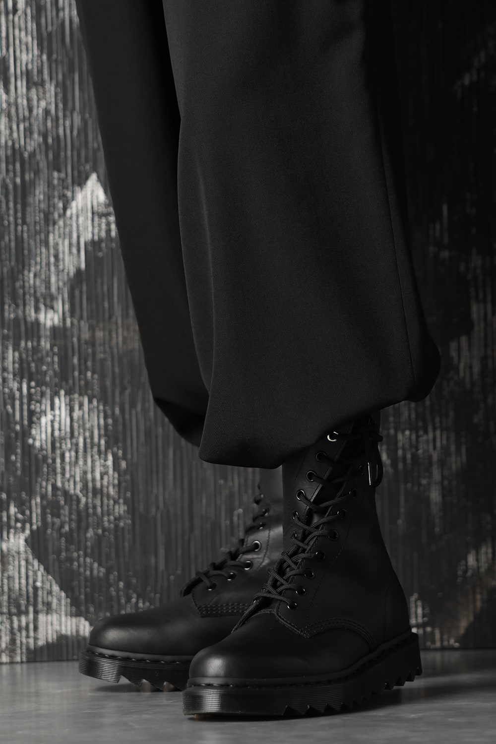 ドクターマーチン × ヨウジヤマモト ツイステッド ブーツ