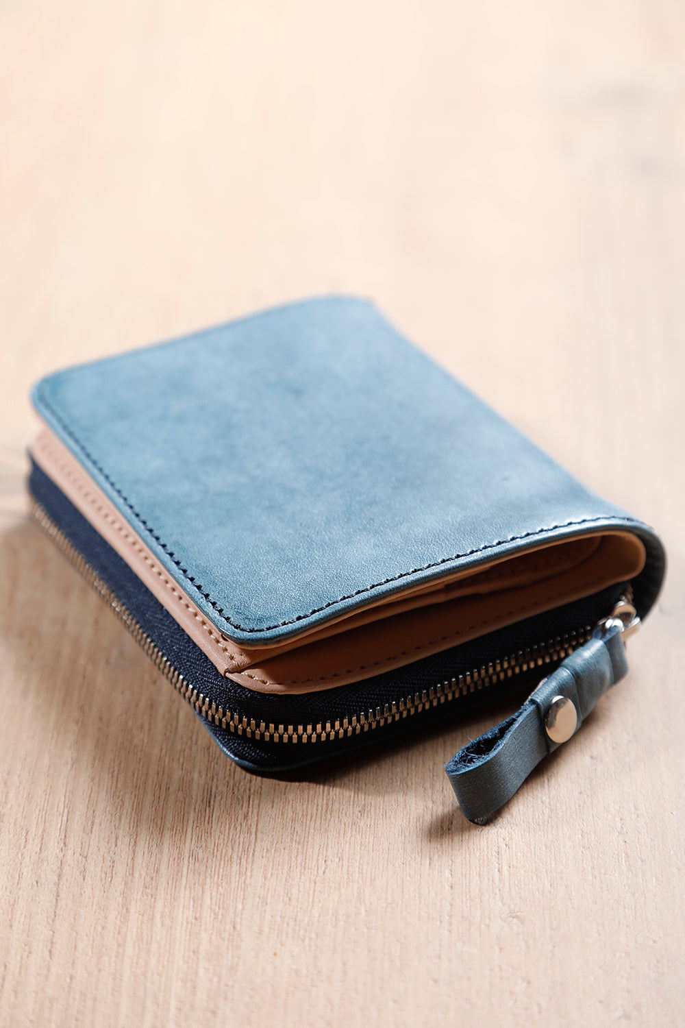 Tower half Wallet - Horse leather from Aomori wax press Navy