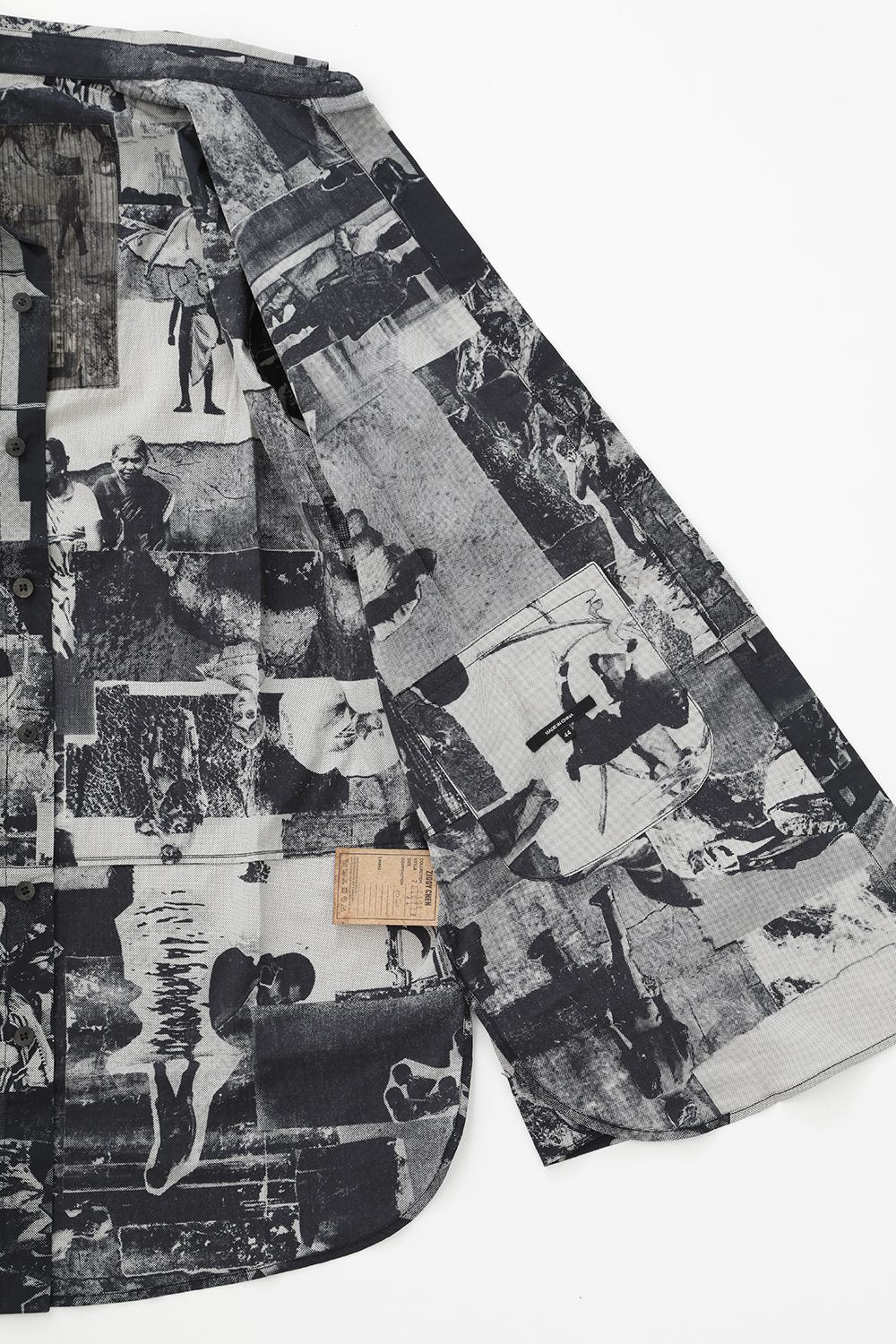 Curved hem Side slit Spread collar shirt Black × White