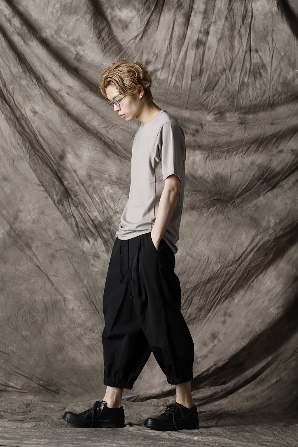 Baggy cropped pants shrink nylon