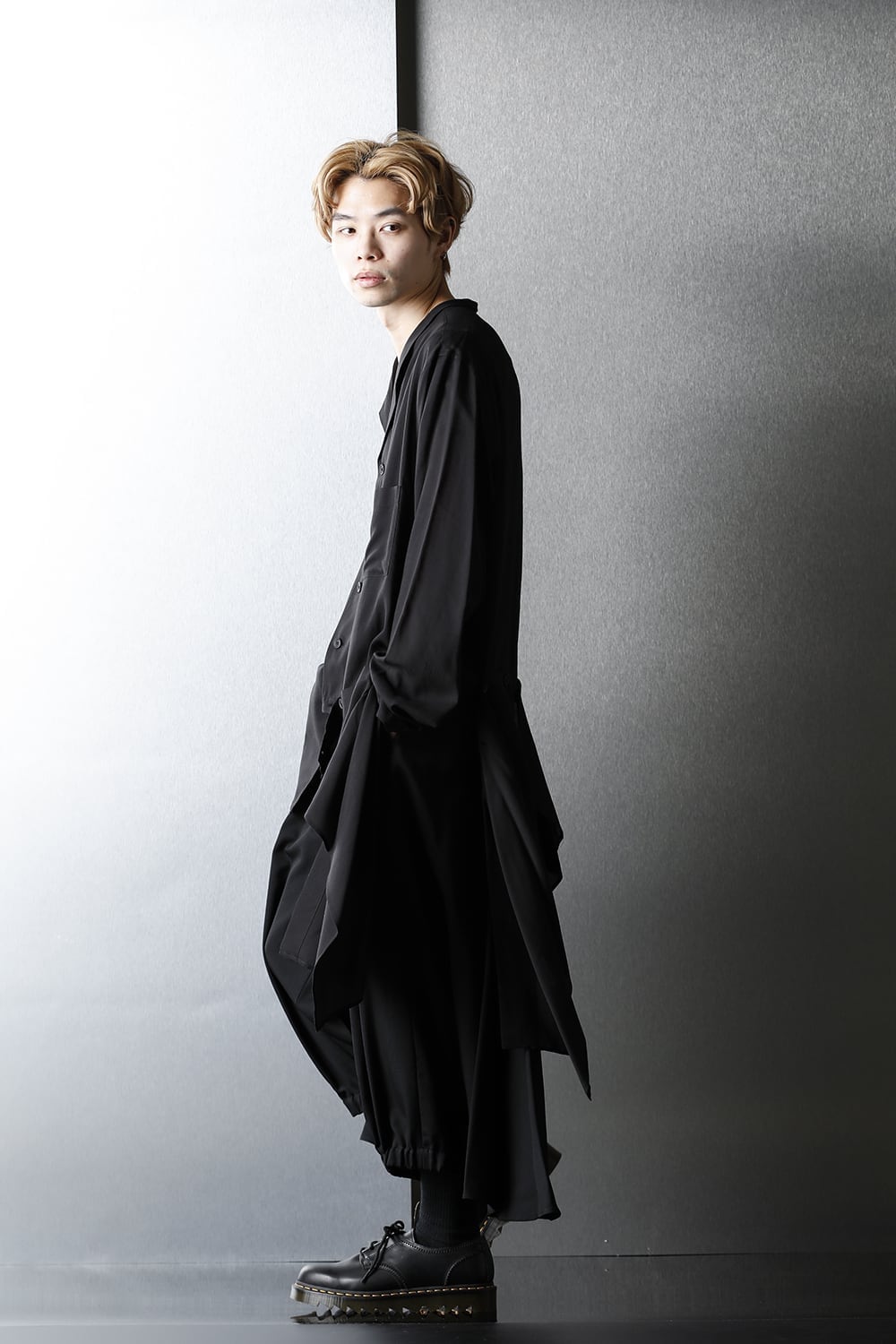 左裾 フラシ布付き ブラウス