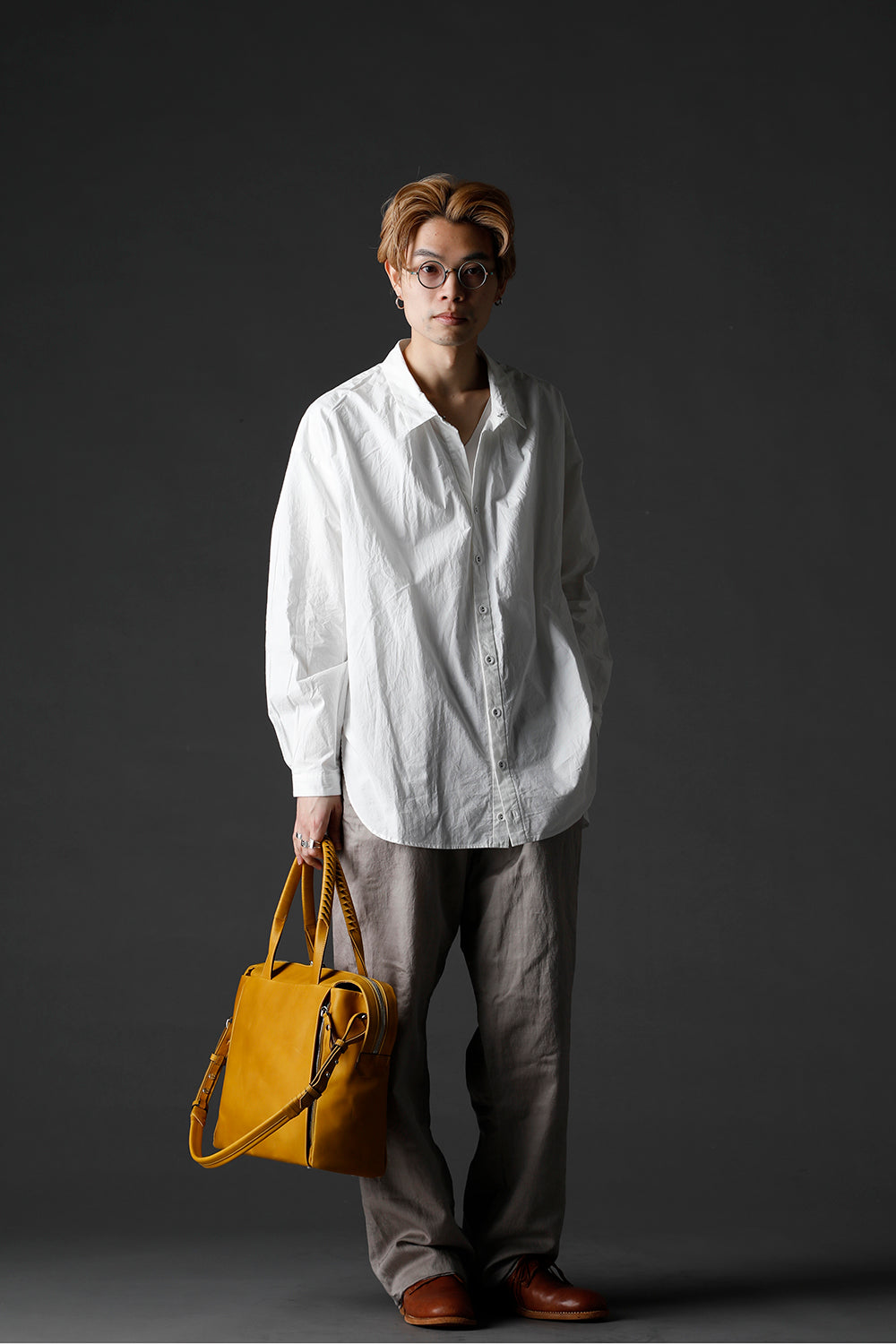 Slide tote bag - Cow leather from Hokkaido Mustard