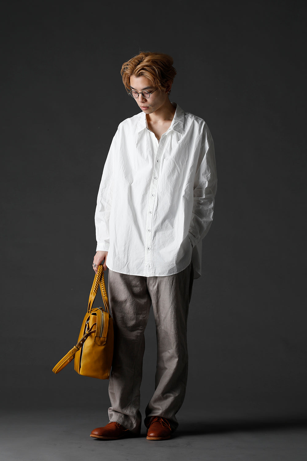 Slide tote bag - Cow leather from Hokkaido Mustard