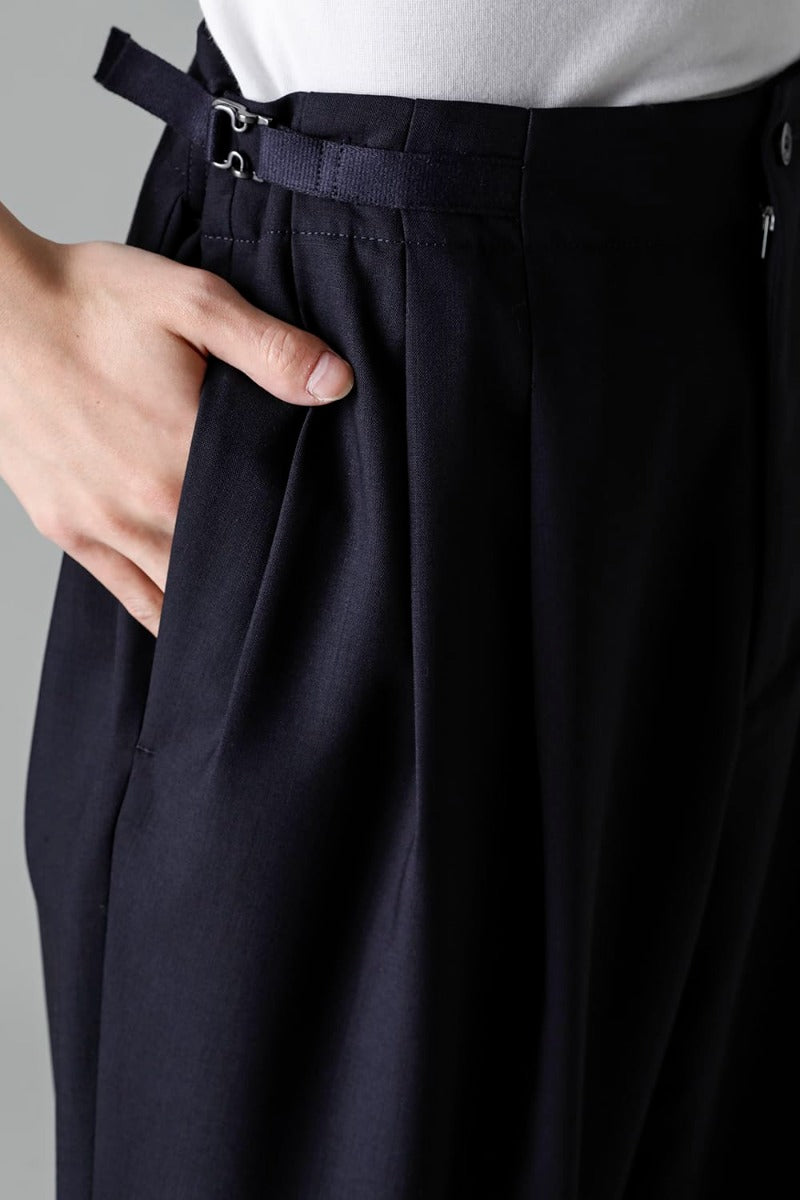 Three Tucks Tapered Pants