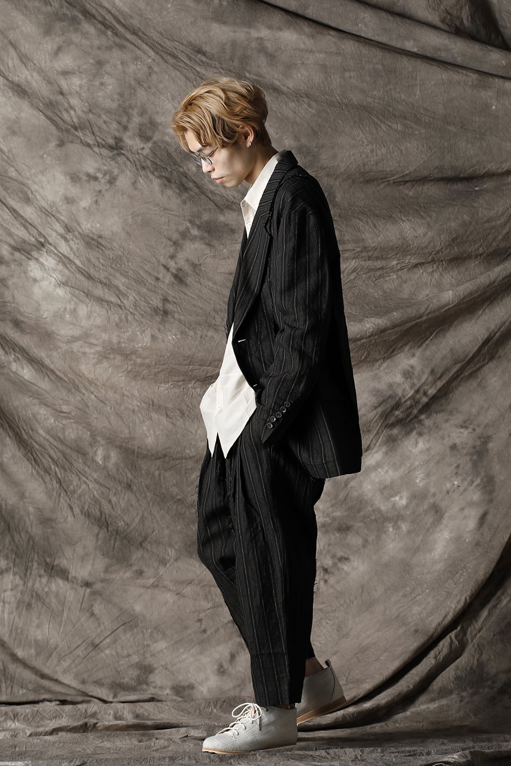 Pleated Drop crotch Cropped trousers Black