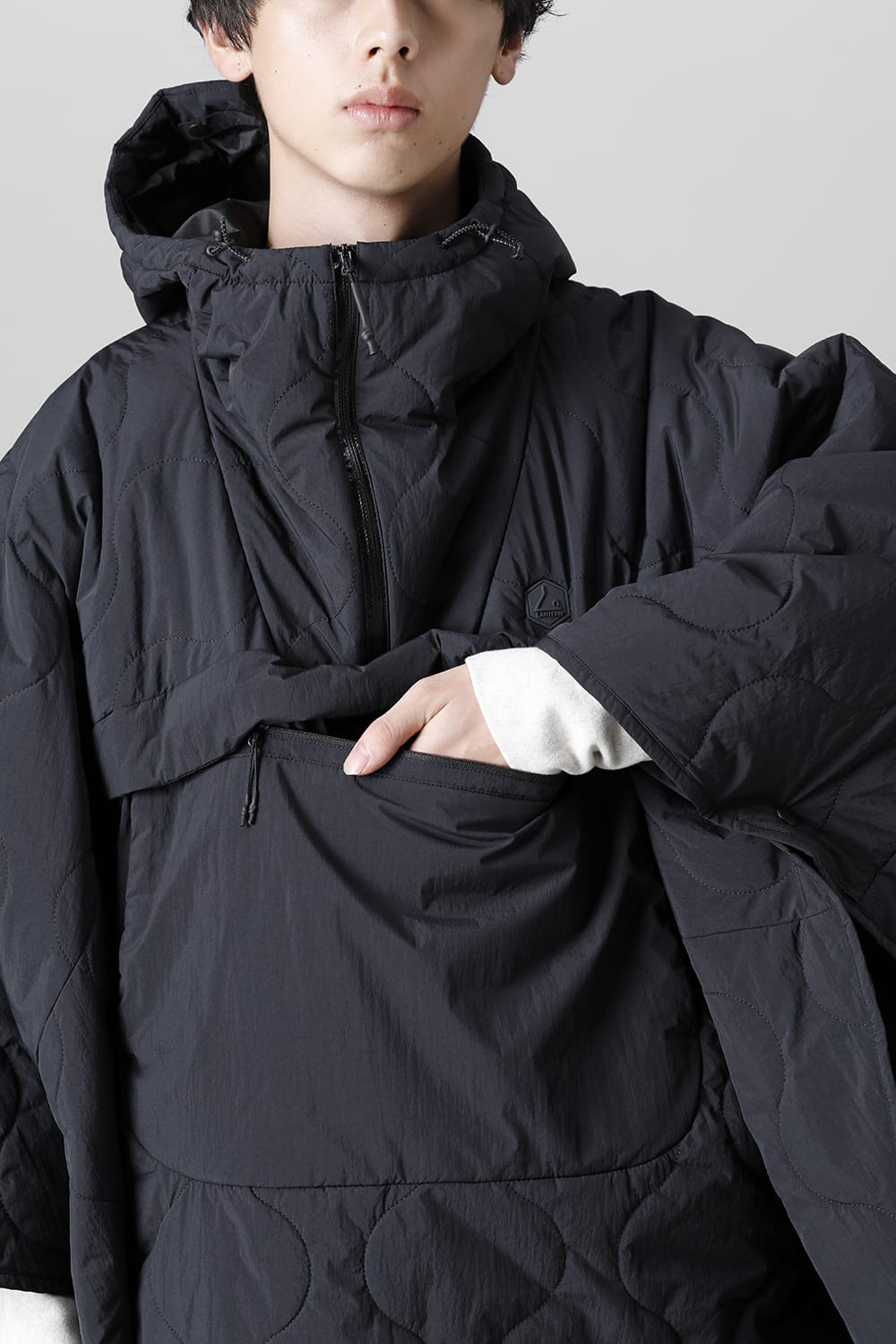 Heating Poncho Black