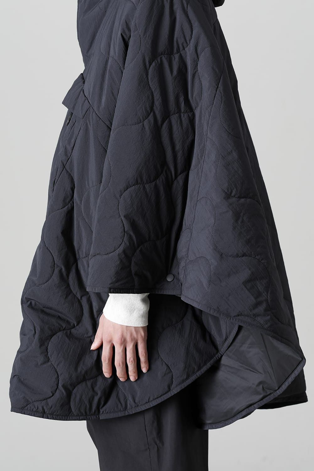 Heating Poncho Black