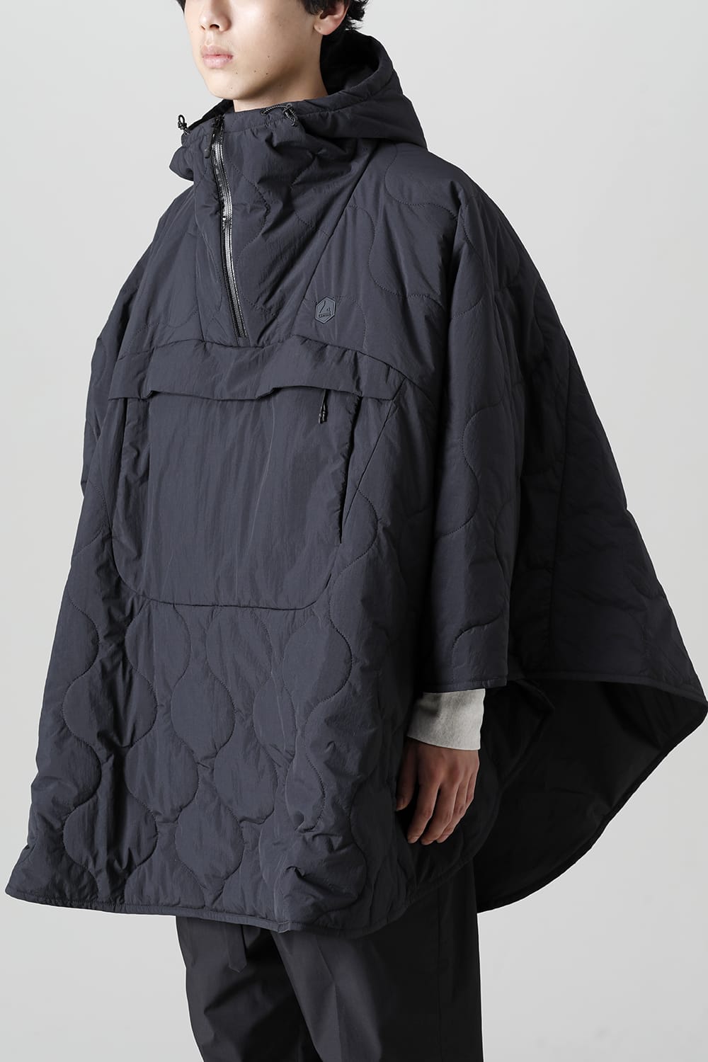 Heating Poncho Black