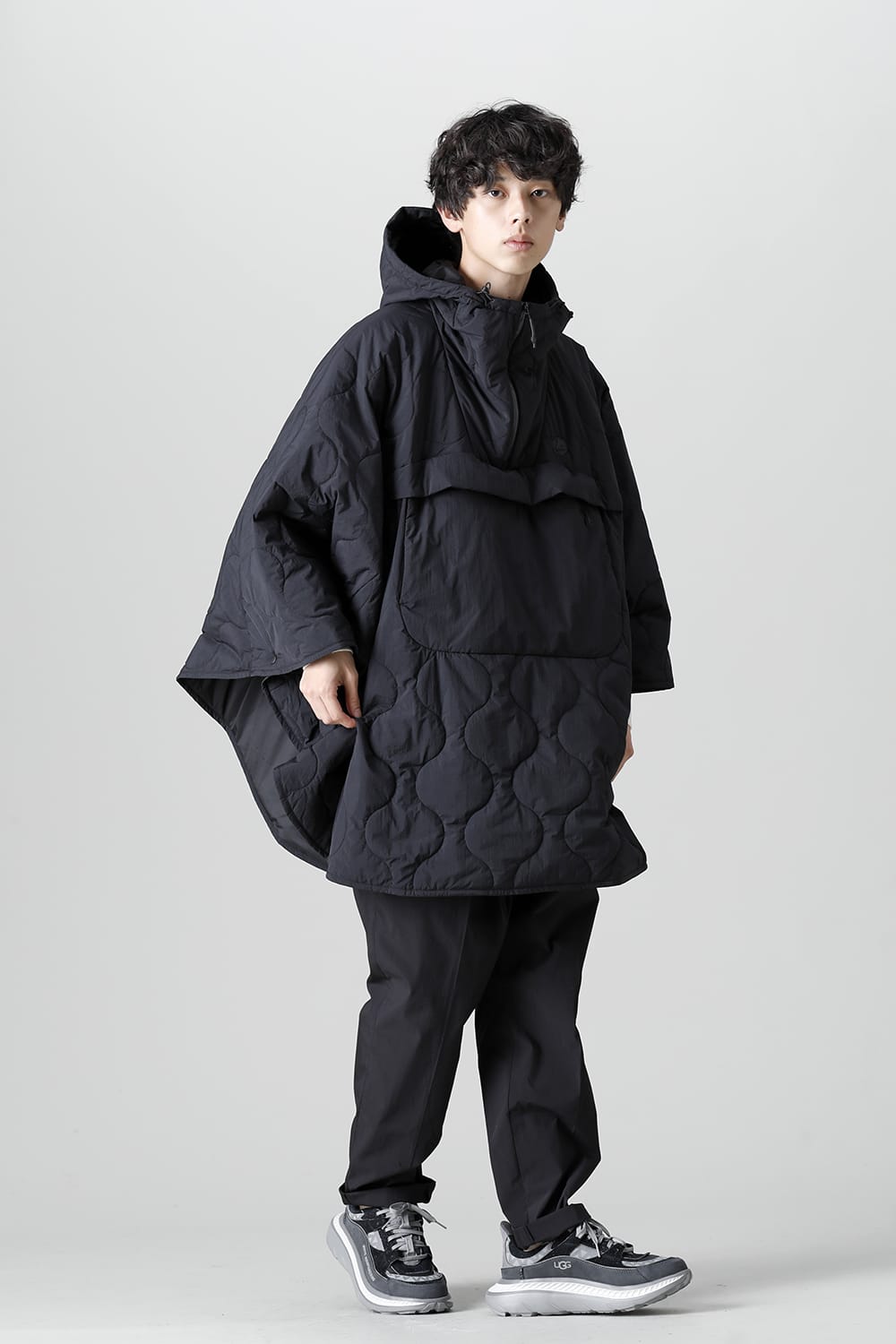 Heating Poncho Black