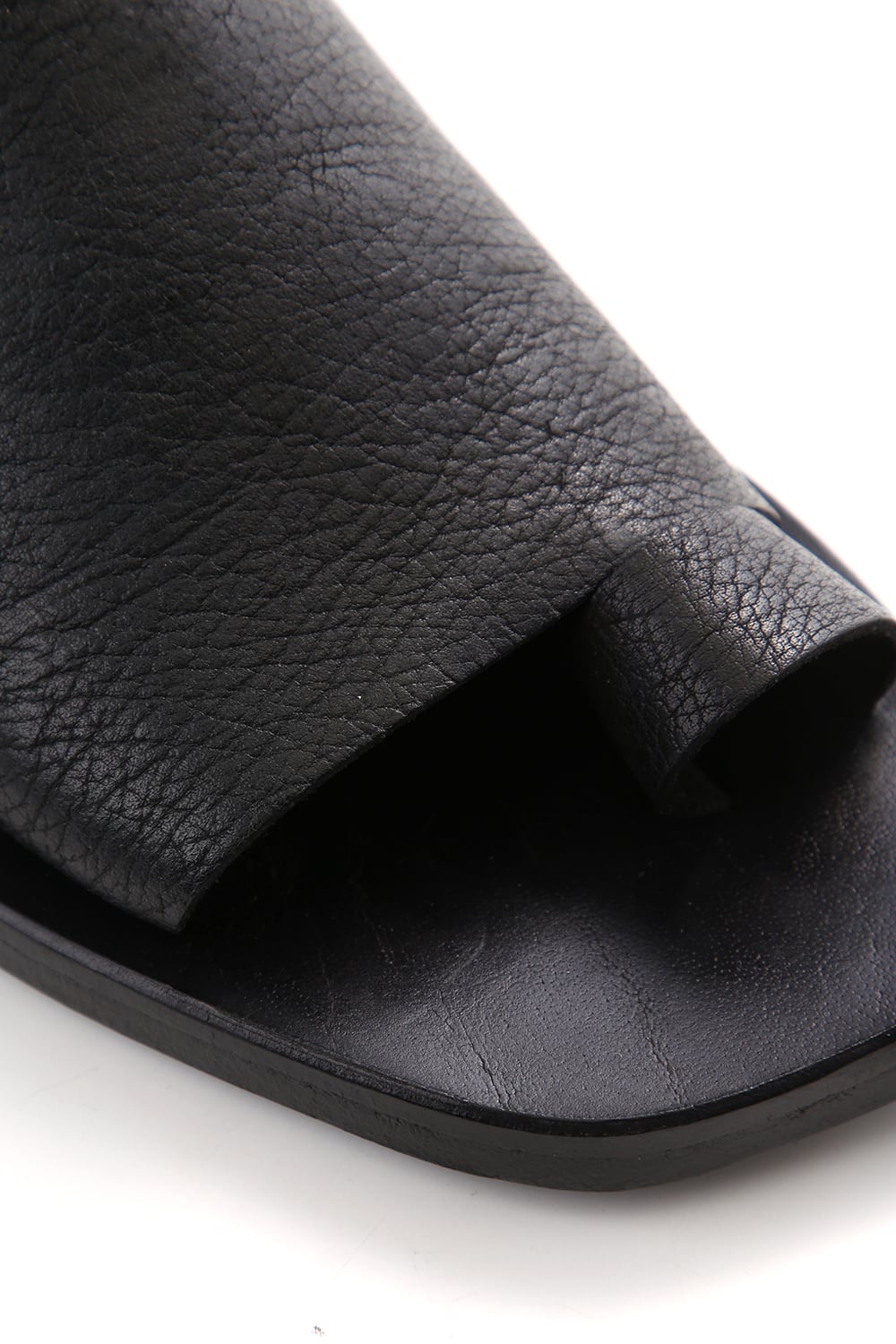 Mule With Toe Ring Sandals