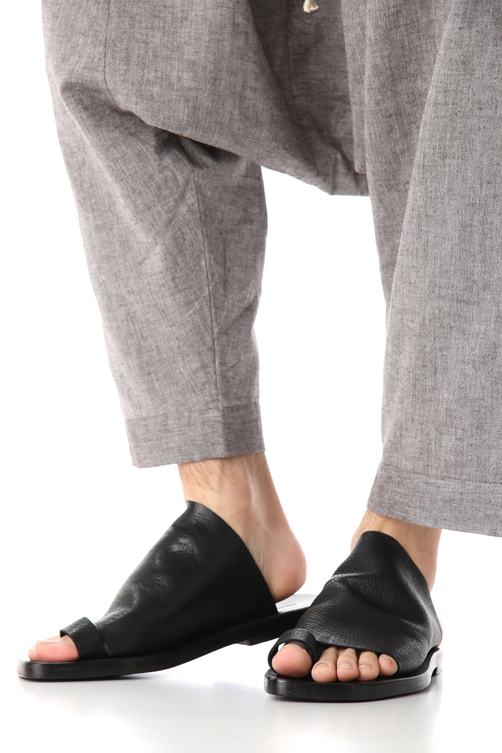 Mule With Toe Ring Sandals