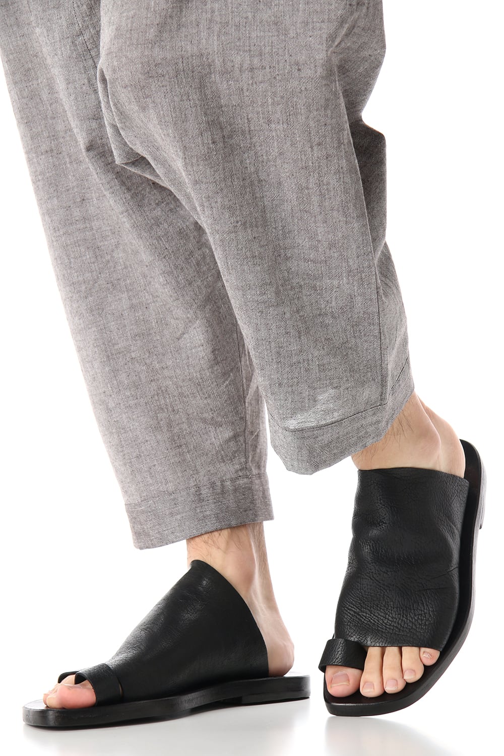 Mule With Toe Ring Sandals