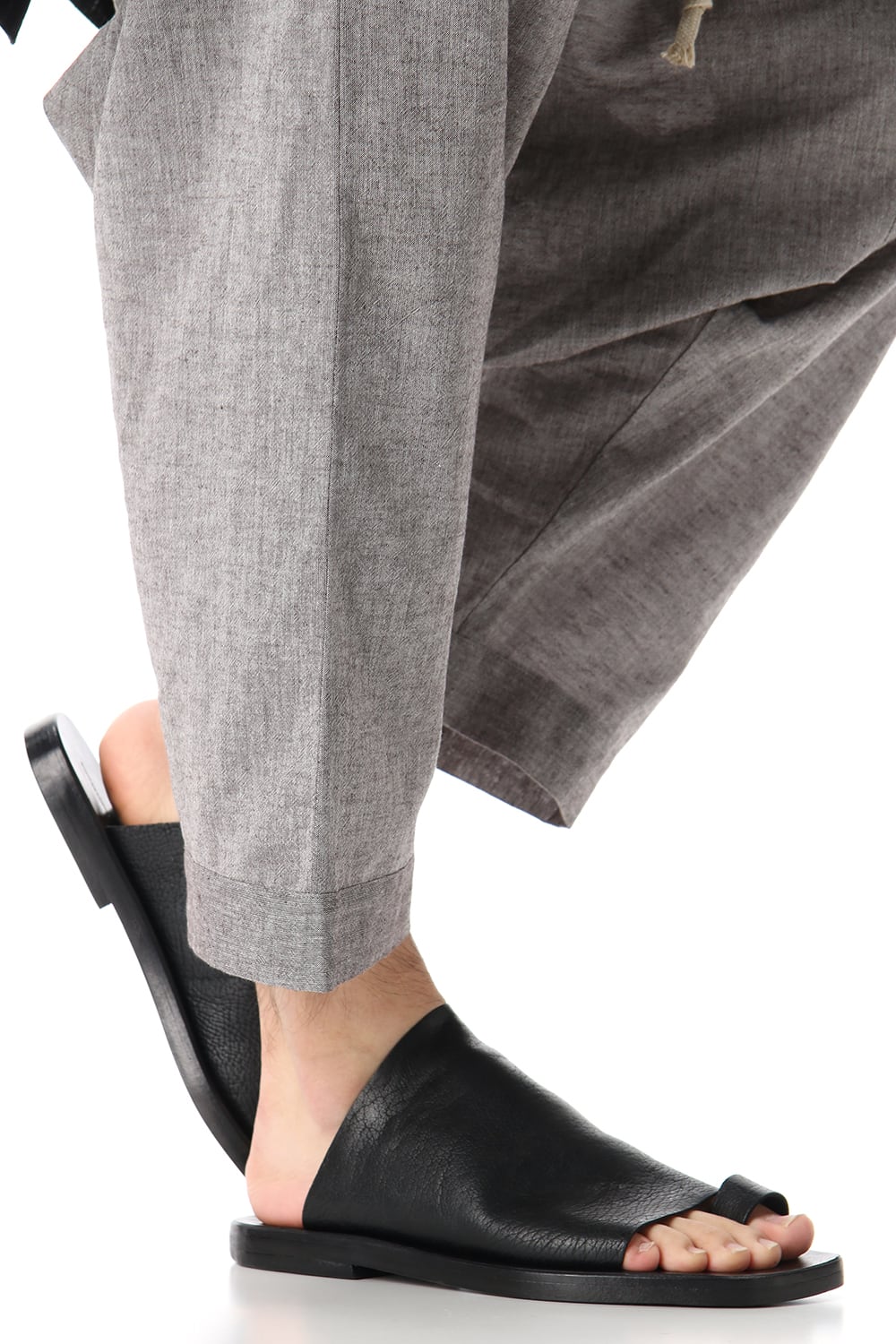 Mule With Toe Ring Sandals