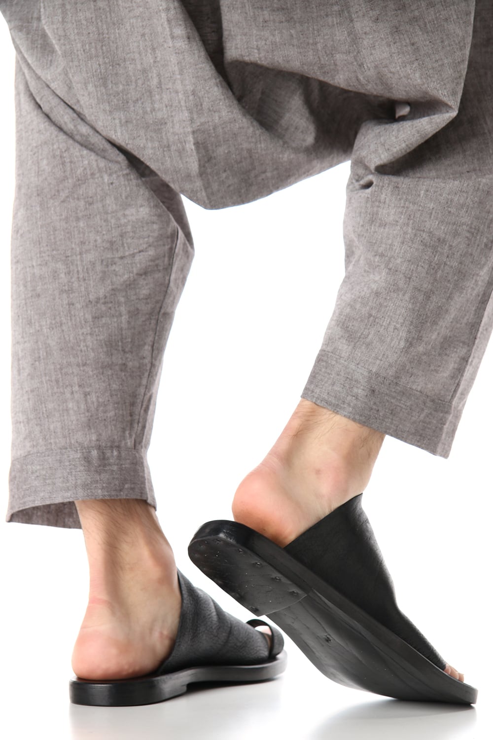 Mule With Toe Ring Sandals