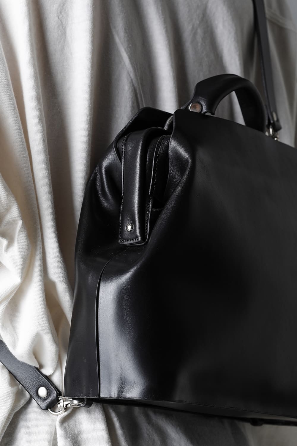 Nagi Hand Bag  Black