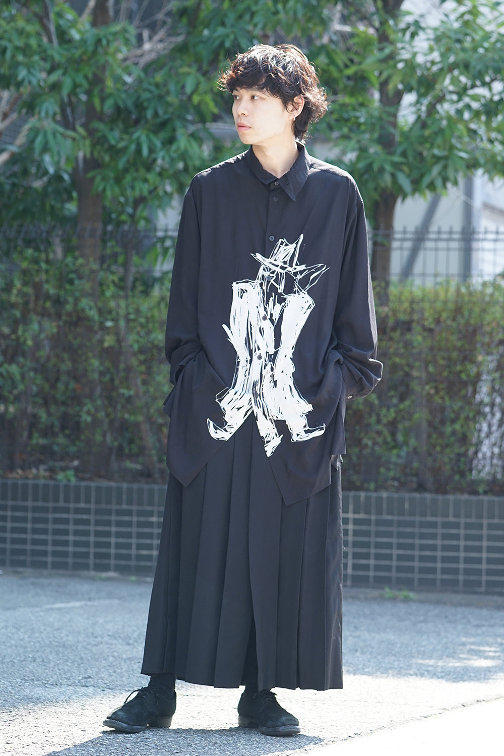 Standing figure Print Long shirts