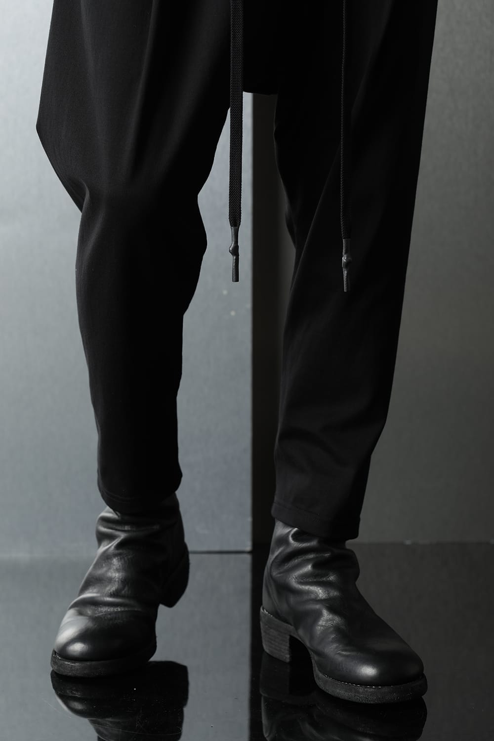 Drop crotch Cropped Tuck pants