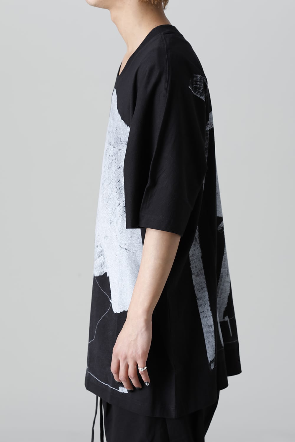 ディストーション3 "大路 裕也" プリント オーバーサイズTシャツ ブラック