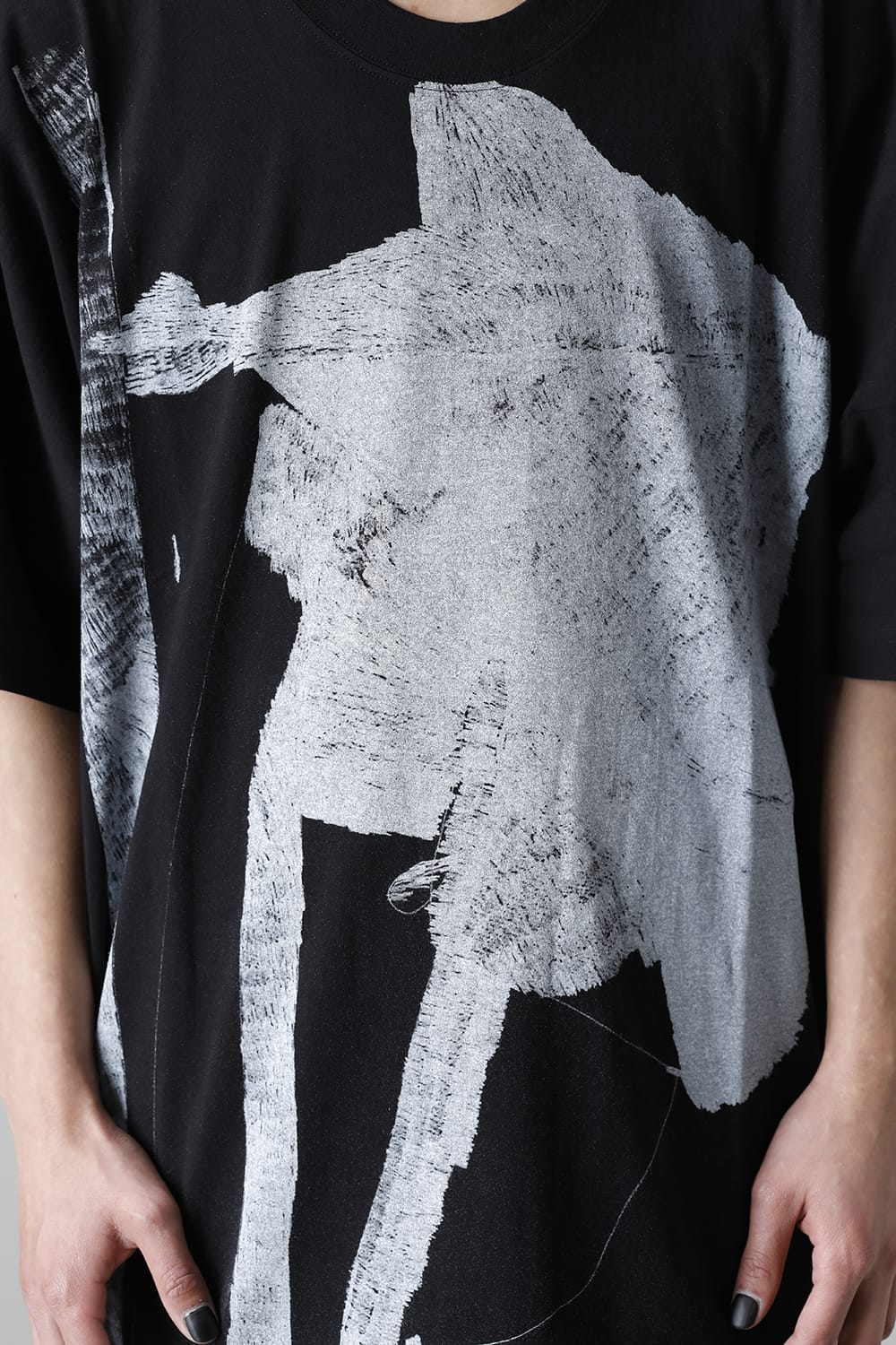 ディストーション3 "大路 裕也" プリント オーバーサイズTシャツ ブラック