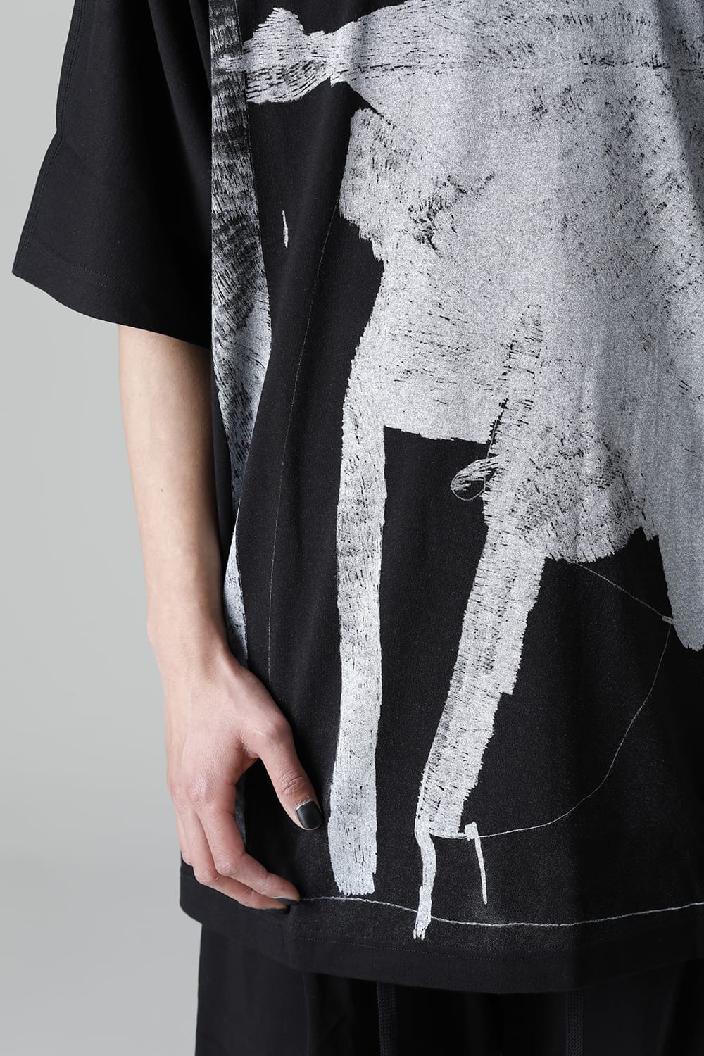 ディストーション3 "大路 裕也" プリント オーバーサイズTシャツ ブラック