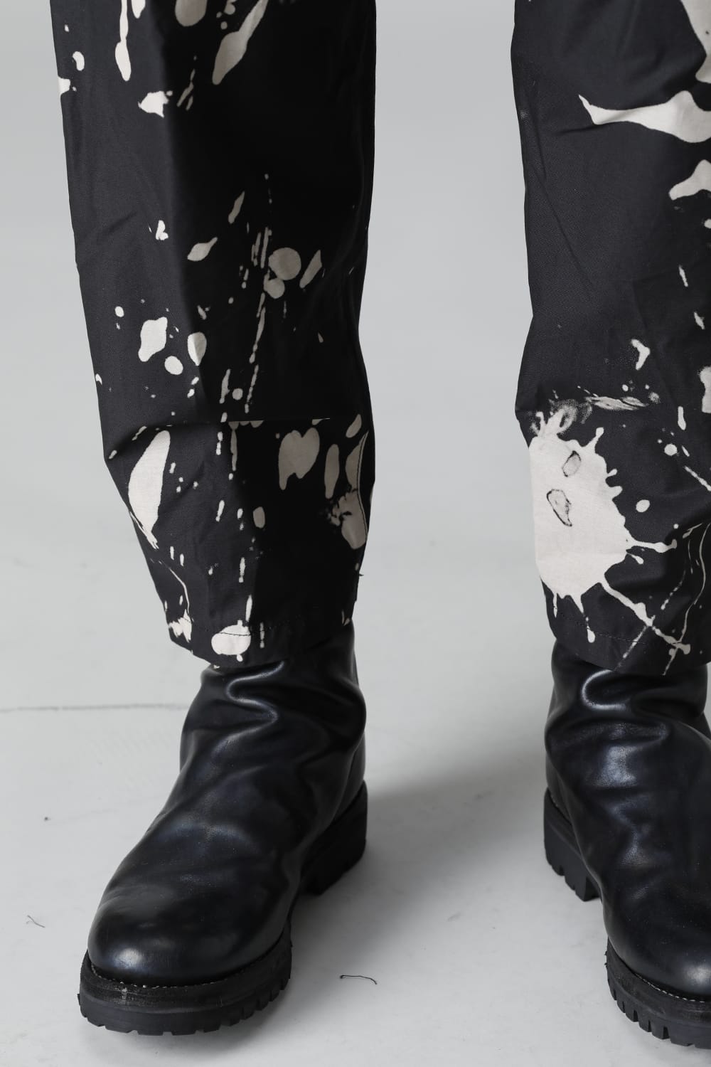 DISTORTION3 "Ryoya Nishimoto" Discharge Print Drop crotch 2 Tucks pants