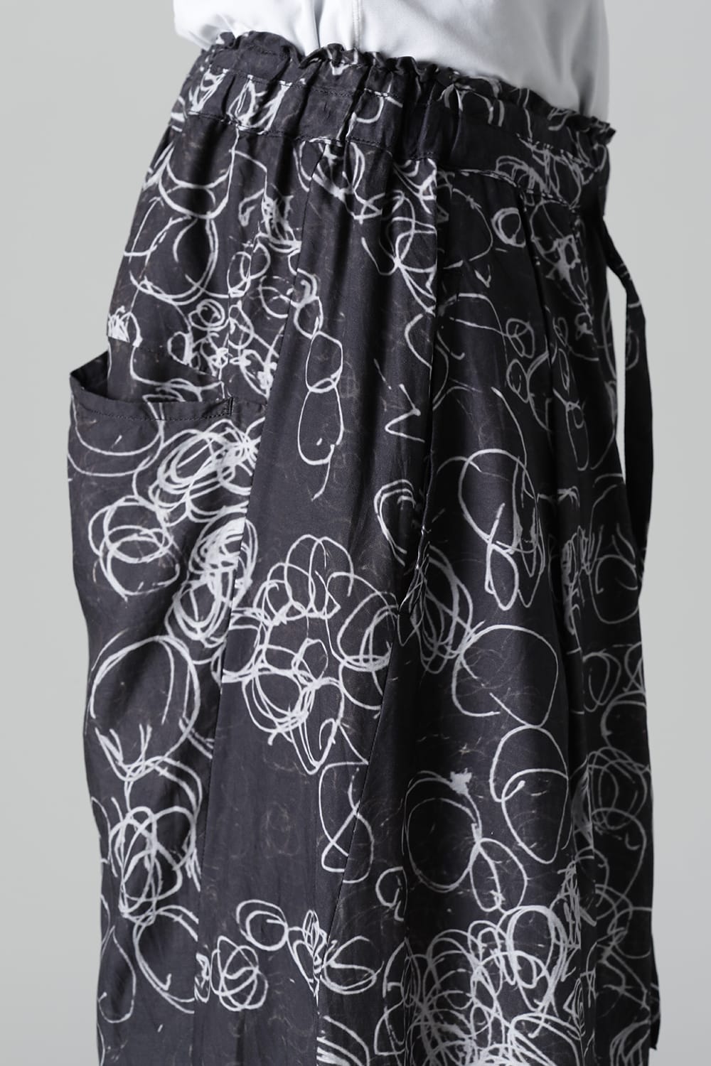 ディストーション3 "北村 悠" インクジェット プリント スーパーワイド レグパンツ