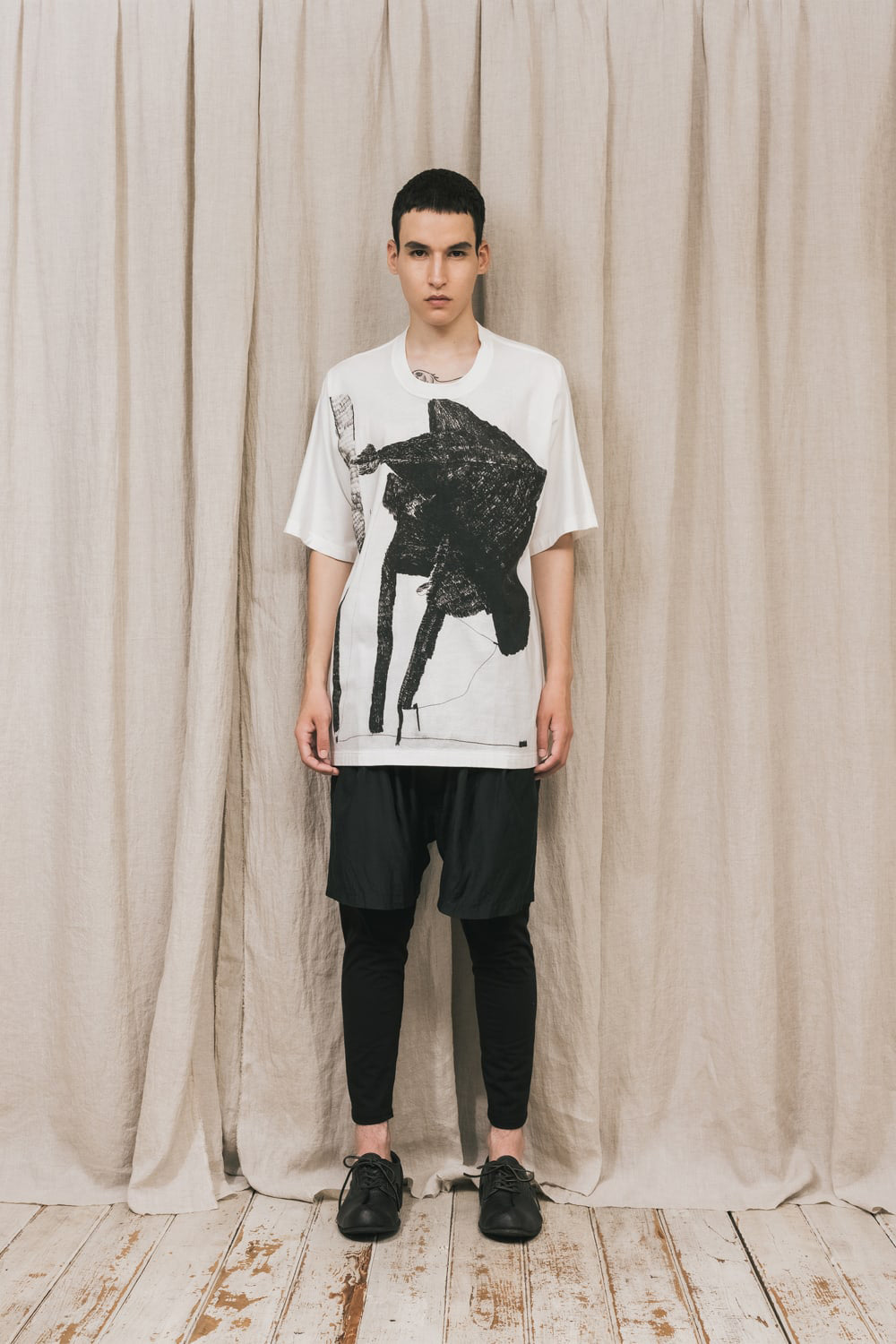 ディストーション3 "大路 裕也" プリント オーバーサイズTシャツ ホワイト