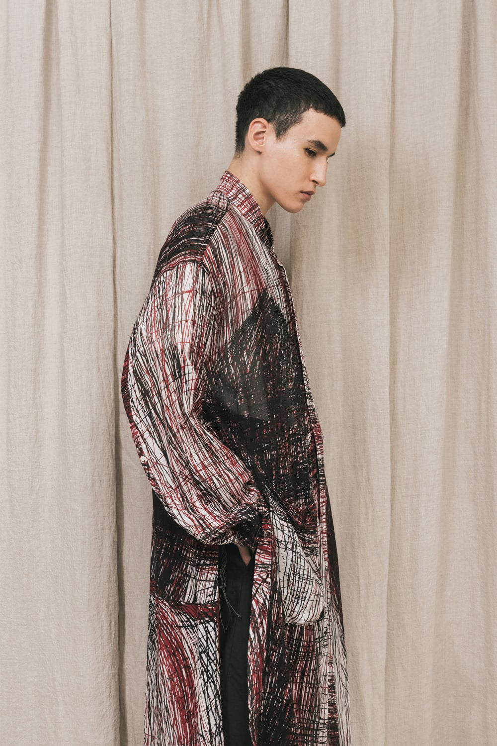 ディストーション3 "中川 ももこ" プリント オーバーサイズ ロングシャツ