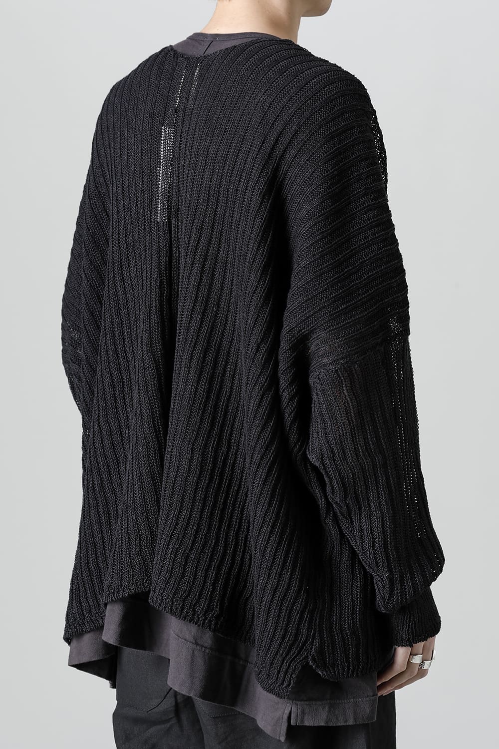 KNITTED V NECK BLACK