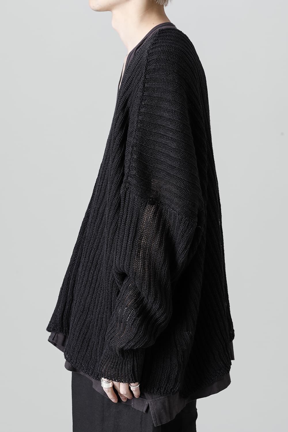 KNITTED V NECK BLACK