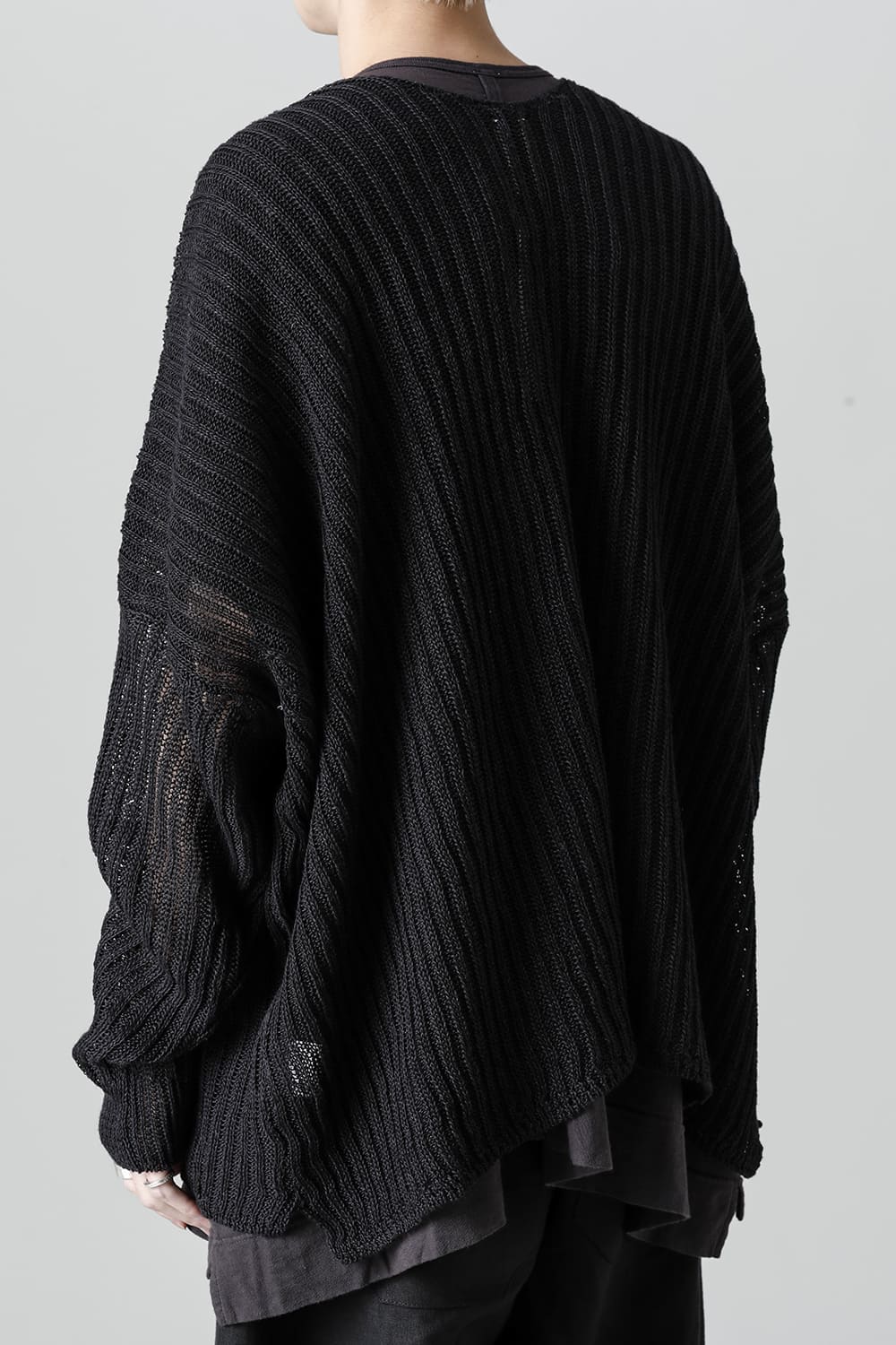 KNITTED V NECK BLACK