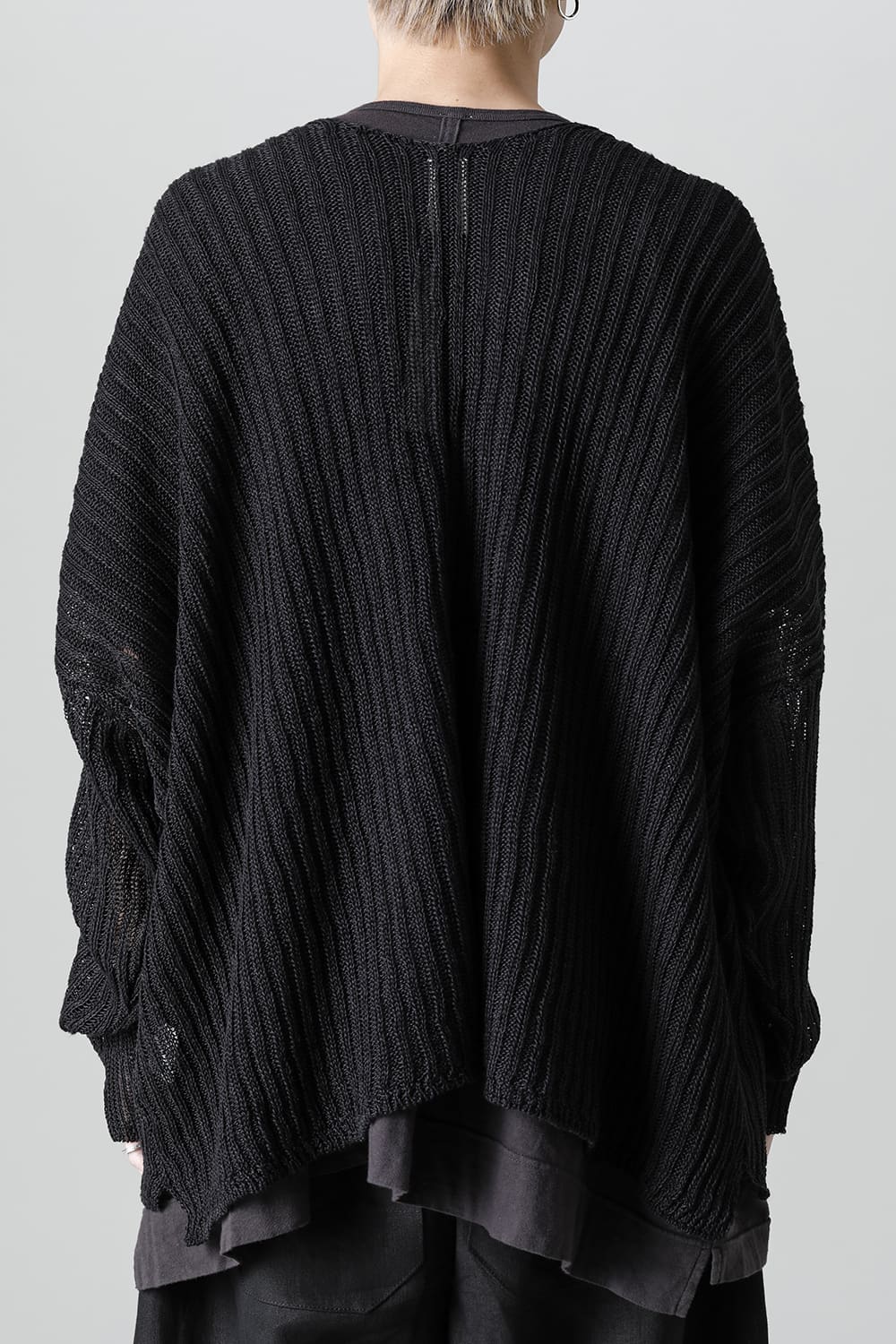 KNITTED V NECK BLACK