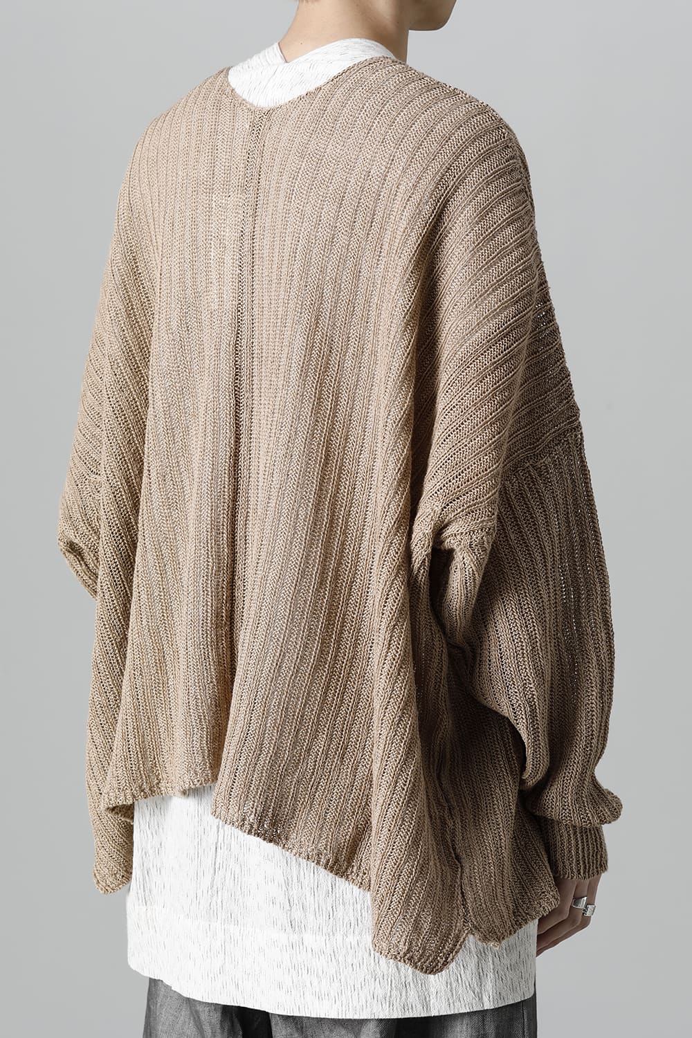 KNITTED V NECK GOLDEN