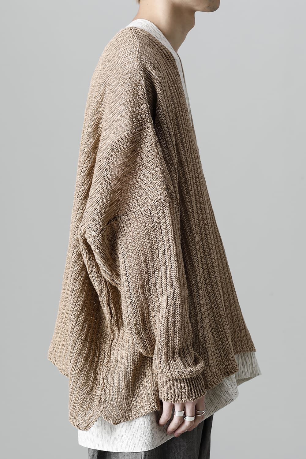 KNITTED V NECK GOLDEN