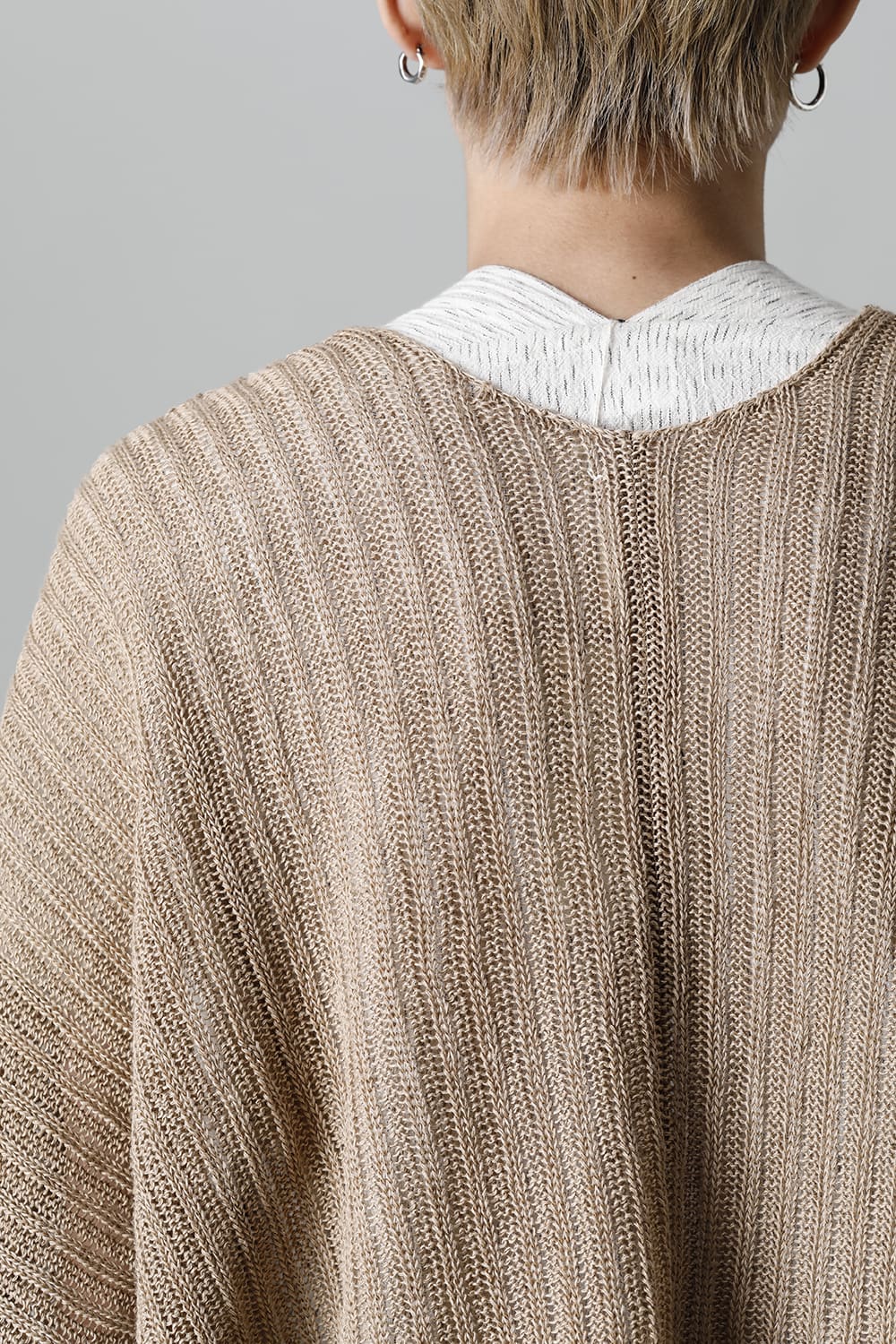 KNITTED V NECK GOLDEN