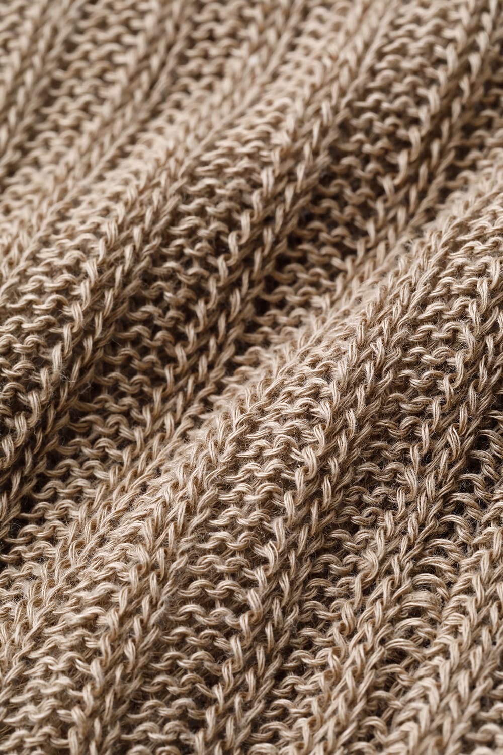 KNITTED V NECK GOLDEN