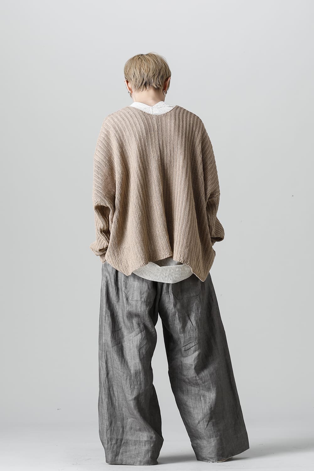 KNITTED V NECK GOLDEN