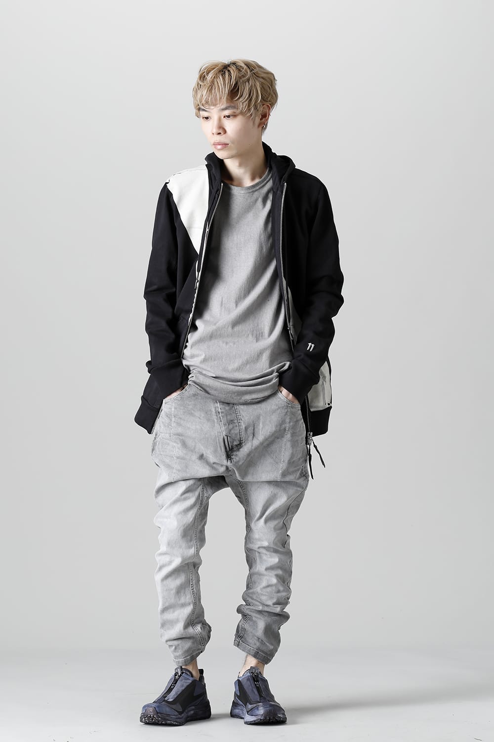 P4C F1481  アイスグレー