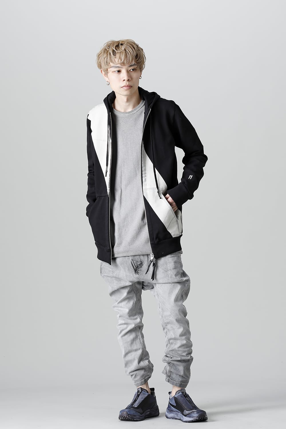 P4C F1481  アイスグレー