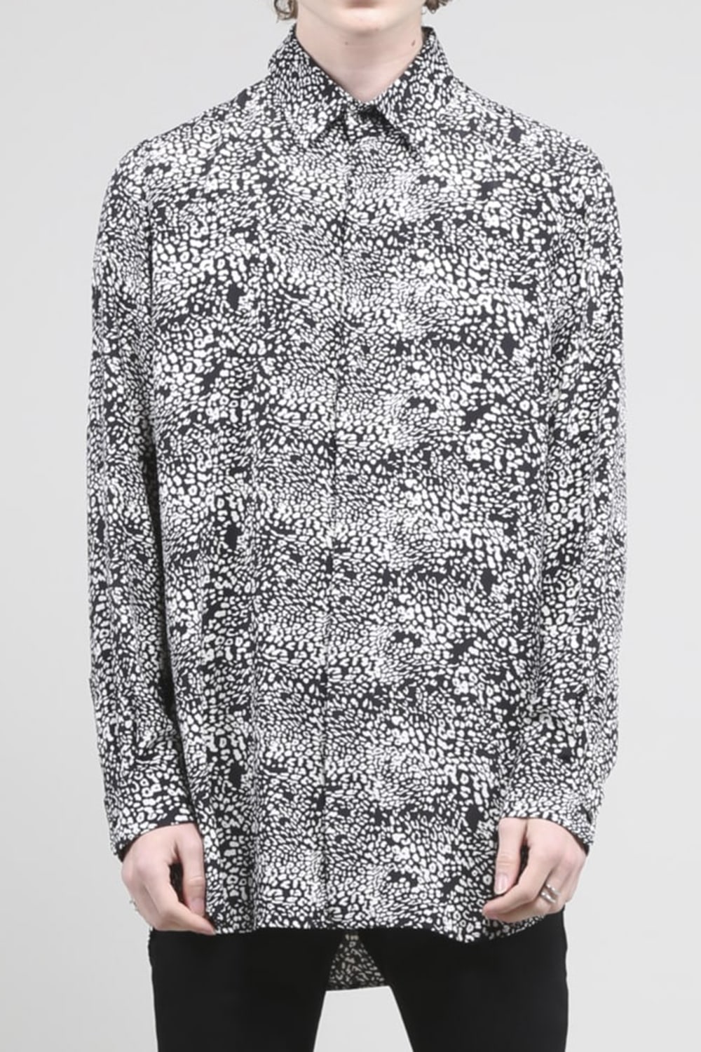 シフォンレオパードプリントシャツ ブラック オフホワイト